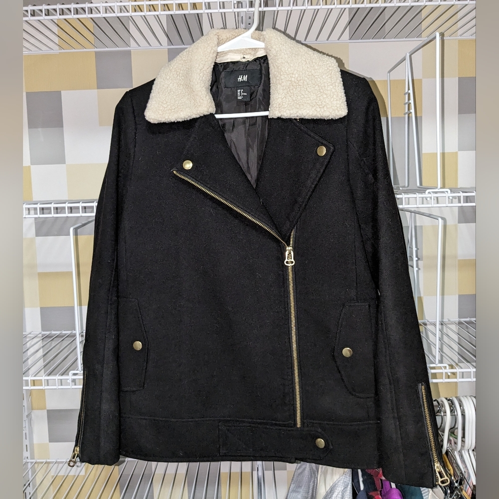 H&M black motorcycle winter jacket w/ removable sherpa collar | Size 8